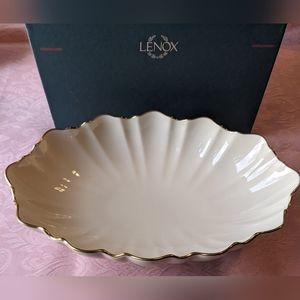 Lenox VTG Ivory & Gold Symphony Oval Centerpiece